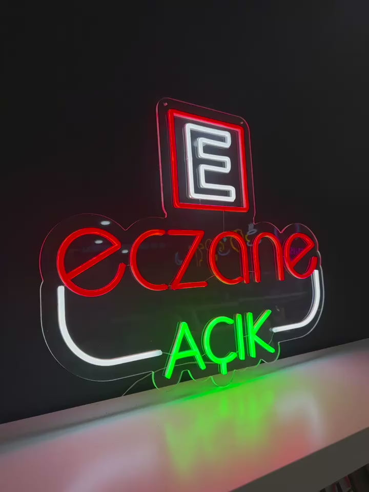 Eczane neon LED tabelası, Açık yazısı yanarken video