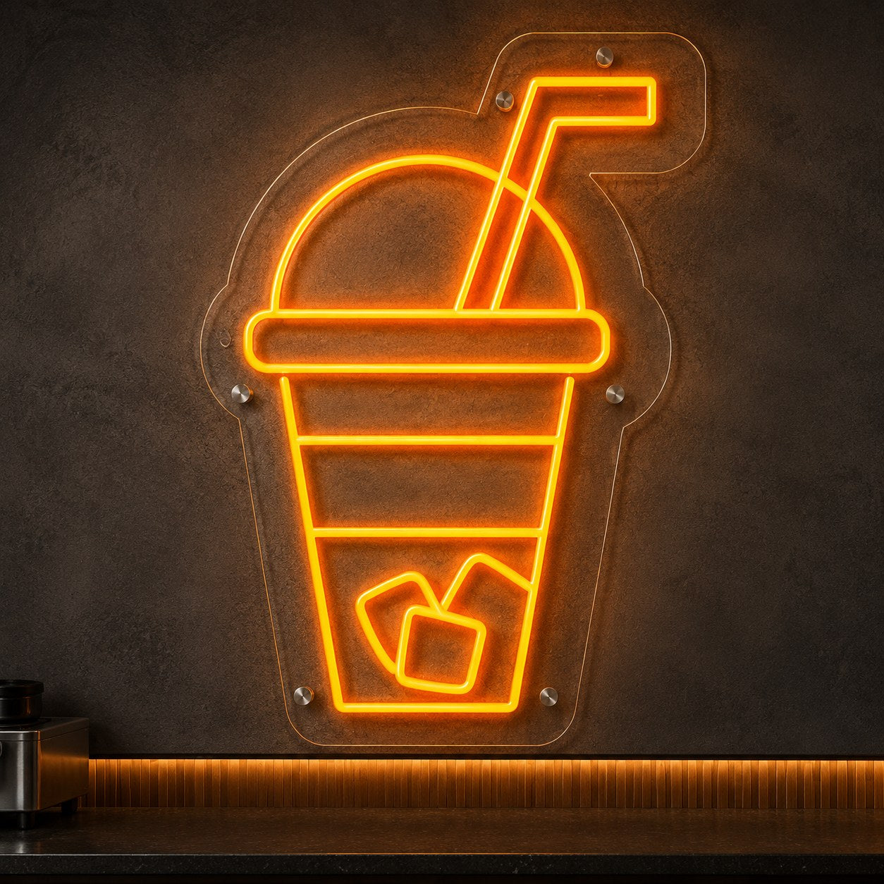 Pipetli soğuk kahve bardağı figürlü neon LED tabela, şeffaf pleksi üzerine turuncu neon, kafe duvarında